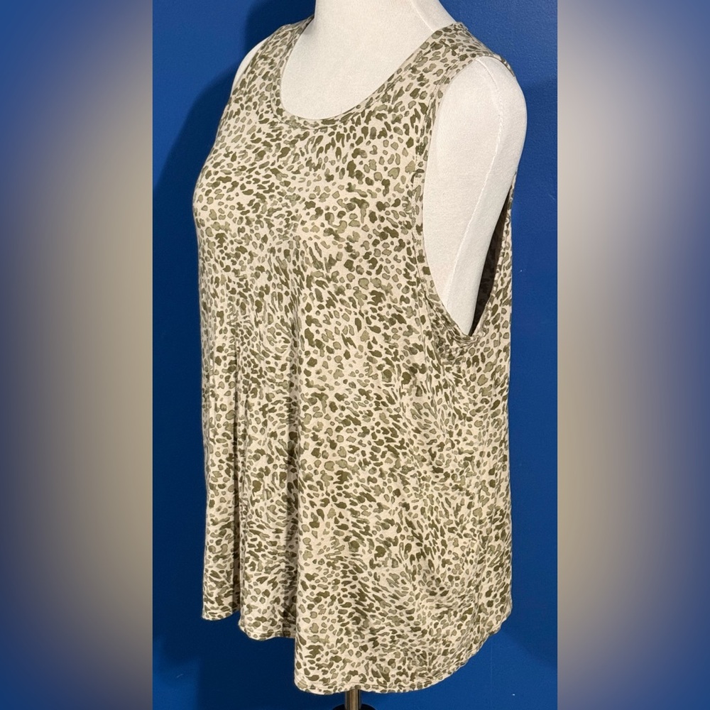 Old Navy Luxe XXL Top with Green Pattern Size-XXL
